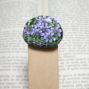 Flower bookmark, natural wood and stone bookmark with violets, reading accessories, flower basket on pebble, bookmark stone