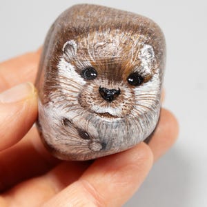 Miniature otter with cub, hand-painted otter on river stone, collectible natural otter decoration