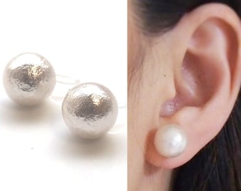 Cotton pearl clip on earrings,pearl invisible clip on earrings,non pierced,bridal white pearl clip on earrings stud,wedding clip on earrings
