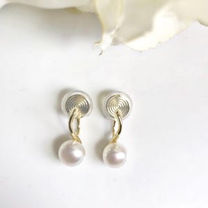White Freshwater Pearl Clip-On Earrings, Simple Pearl Coil Clip On Earrings, Comfortable Bridal Pearl Clip On Earrings, for Bride Women