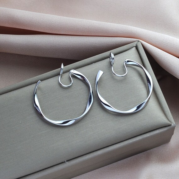 Silver Clip on Hoop Earrings, Twisted Hoop Spiral Clip on Earrings, Elegant Comfortable Non Pierced Silver Large Clip on Hoop Earrings