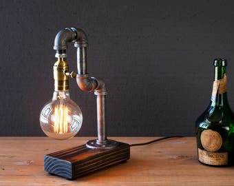 Globe Table lamp-Desk lamp-Edison Steampunk lamp-Rustic home decor-Gift for men-Farmhouse decor-Desk accessories-Industrial lighting