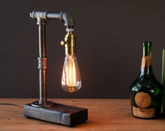 Table lamp-Desk lamp-Edison Steampunk lamp-Rustic home decor-Gift for men-Farmhouse decor-Home decor-Desk accessories-Industrial lighting