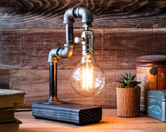 Globe Table lamp-Desk lamp-Edison Steampunk lamp-Rustic home decor-Gift for men-Farmhouse decor-Desk accessories-Industrial lighting