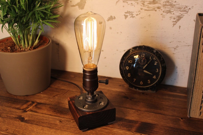 Lámpara de mesa-Lámpara de escritorio-Lámpara Edison Steampunk-Decoración rústica del hogar-Regalo para hombres-Decoración de la granja-Decoración del hogar-Accesorios de escritorio-Iluminación industrial imagen 5