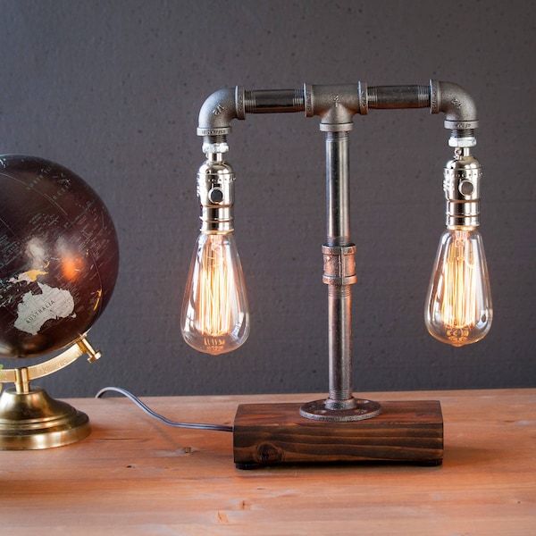 Table lamp-Desk lamp-Edison Steampunk lamp-Rustic home decor-Gift for men-Farmhouse decor-Home decor-Desk accessories-Industrial lighting