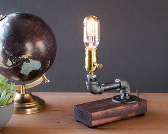 Table lamp-Desk lamp-Edison Steampunk lamp-Rustic home decor-Gift for men-Farmhouse decor-Home decor-Desk accessories-Industrial lighting