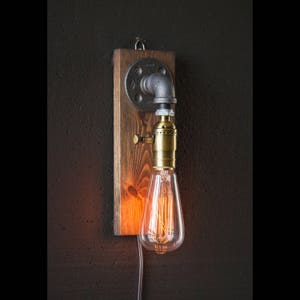 The Walter Edison Wall sconce-Plug in Sconce-Tablelamp-Steampunk lamp-Rustic home decor-Gift for men-Farmhouse decor-Bedside lamp Bild 8