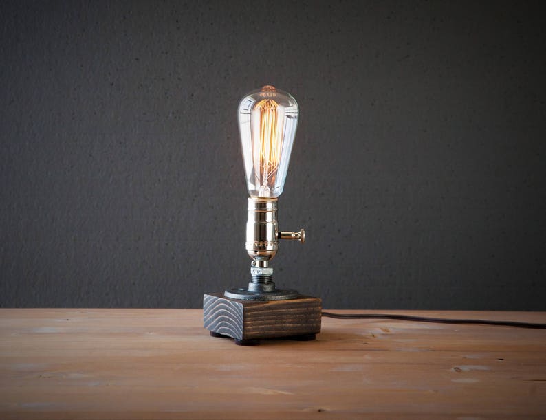 Lámpara de mesa-Lámpara de escritorio-Lámpara Edison Steampunk-Decoración rústica del hogar-Regalo para hombres-Decoración de la granja-Decoración del hogar-Accesorios de escritorio-Iluminación industrial imagen 7