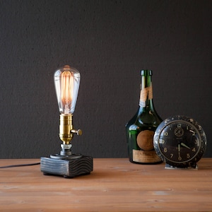 Lámpara de mesa-Lámpara de escritorio-Lámpara Edison Steampunk-Decoración rústica del hogar-Regalo para hombres-Decoración de la granja-Decoración del hogar-Accesorios de escritorio-Iluminación industrial imagen 6