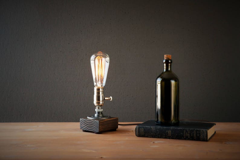 Lámpara de mesa-Lámpara de escritorio-Lámpara Edison Steampunk-Decoración rústica del hogar-Regalo para hombres-Decoración de la granja-Decoración del hogar-Accesorios de escritorio-Iluminación industrial imagen 8