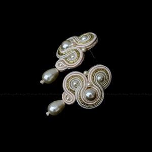 Romantic Bridal Soutache Earrings , Ellegant Wedding Pearl Earrings, Handmade bridal earrings, IVORY Ivory/Coral/Gold