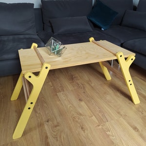 Tavolino originale, tavolo giallo, tavolo pieghevole