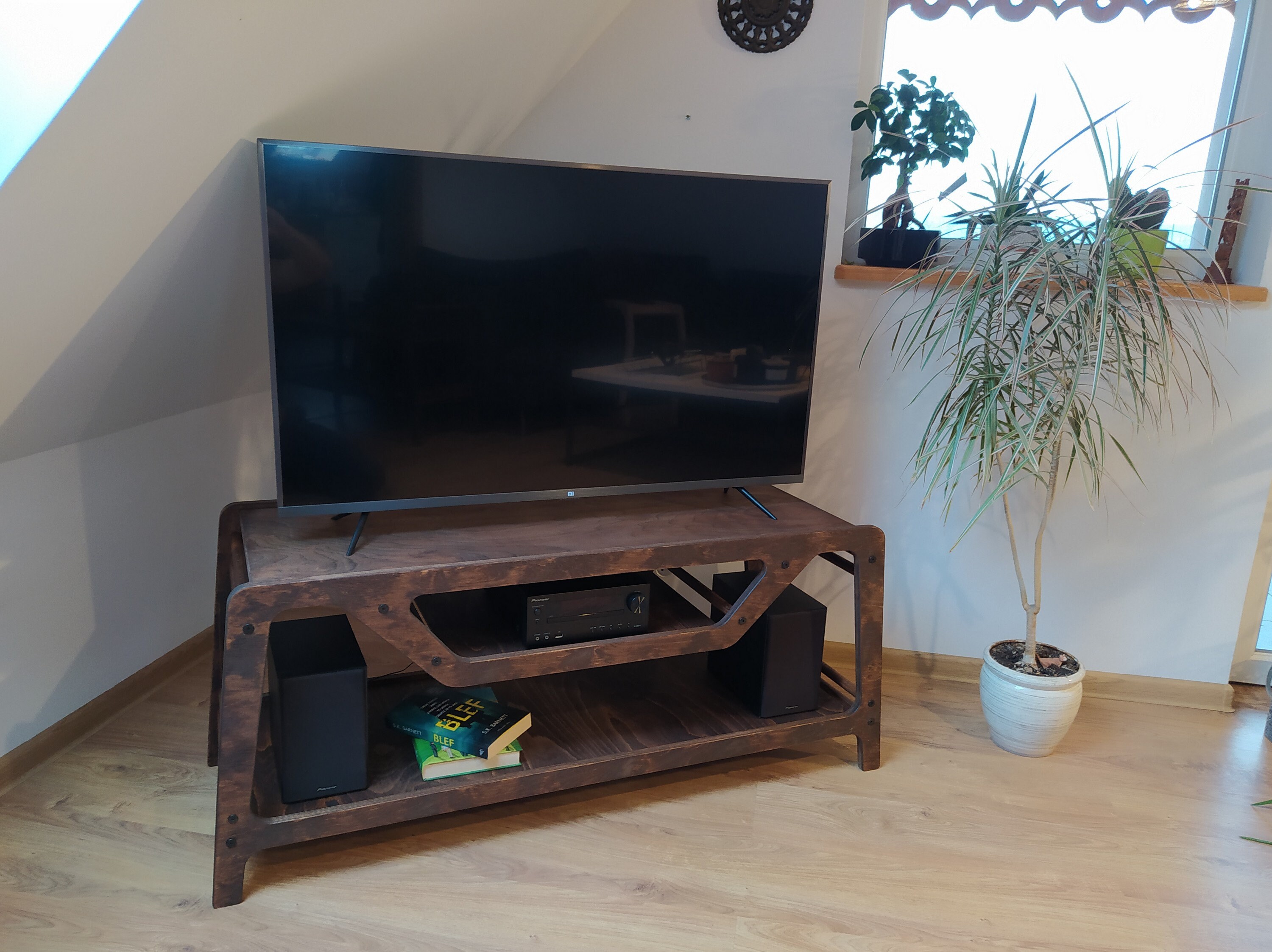 Barnett tv stand best sale