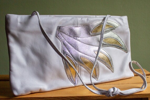 Vintage 1980s White Leather Purse with Gold and S… - image 2