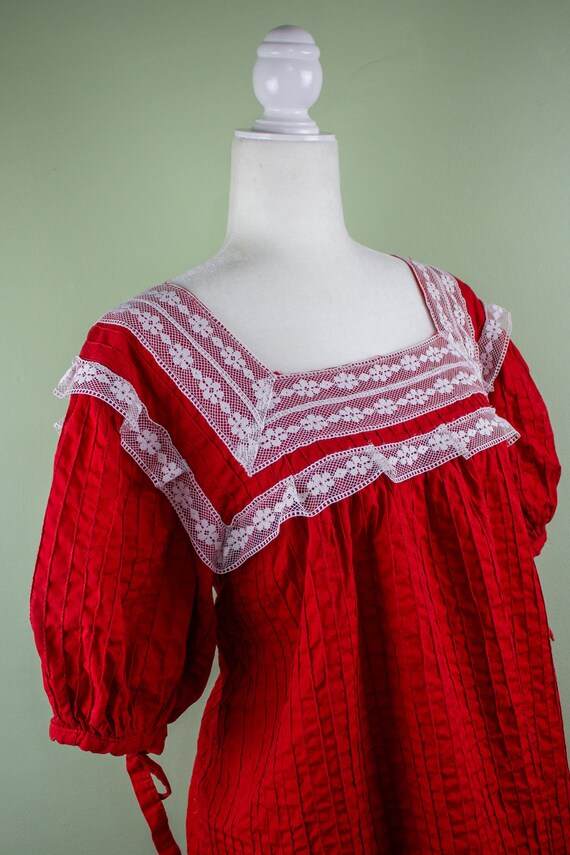 Vintage 1970s Red with White Lacy Trim Peasant Dr… - image 6