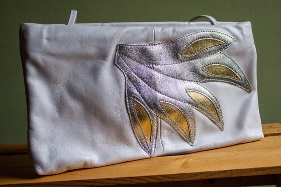 Vintage 1980s White Leather Purse with Gold and S… - image 1