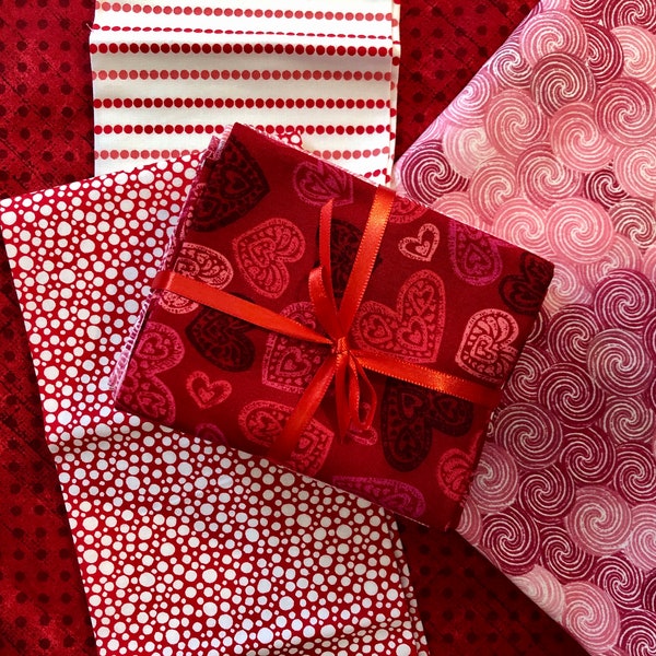 Valentine 5 Piece Fat Quarter Fabric Bundle