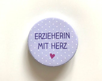 Button Erzieherin mit Herz 38mm    lila