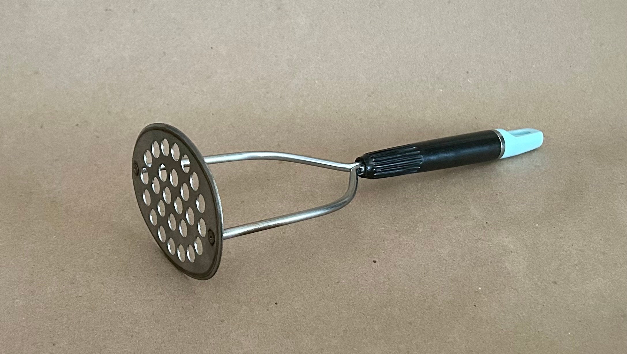 Chef Craft Stainless Steel Small Hole Hand Potato Masher – Handy Housewares