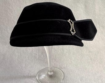 Vintage Peachbloom Velour Black Ribbon Rhinestone Cloche Hat  display picture 2