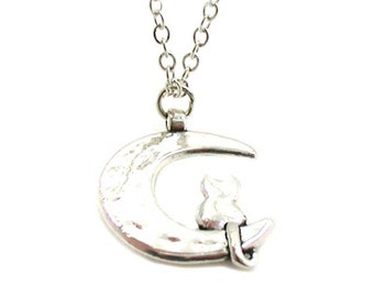 Collier de croissant de lune, collier de chat sur la lune, croissant de lune avec le chat, bijoux de lune, collier de lune, cadeau de bijoux, cadeau moins de 20, lune argentée
