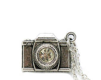 Camera Necklace, Charm Necklace, Charm Jewelry, Camera Pendant, Camera Jewelry, Camera Charm, Jewelry Gift, Photography Necklace, Gift Ideas