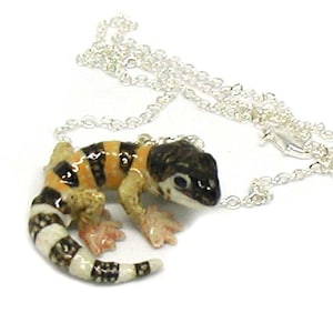 Brown Gecko Necklace, Lizard Necklace, Gecko Charm Jewelry, Lizard Jewelry, Gecko Jewelry, Gecko Pendant, Lizard Pendant, Brown Gecko Gift