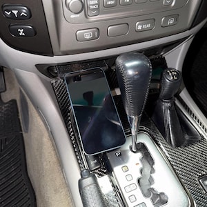 LAND CRUSIER 100 (1998–2007) Phone Holder – Ashtray Slot Mount, Hidden Cable Management bild 2