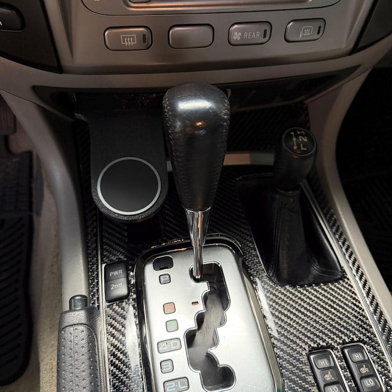 LAND CRUSIER 100 (1998–2007) Phone Holder – Ashtray Slot Mount, Hidden Cable Management bild 10