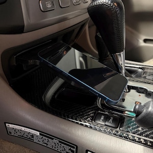 LAND CRUSIER 100 (1998–2007) Phone Holder – Ashtray Slot Mount, Hidden Cable Management bild 6