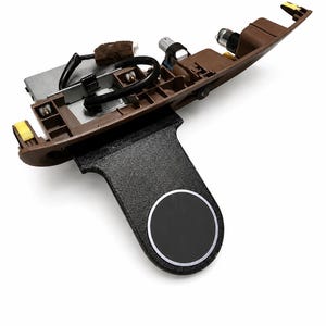 LAND CRUSIER 100 (1998–2007) Phone Holder – Ashtray Slot Mount, Hidden Cable Management bild 7