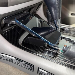LAND CRUSIER 100 (1998–2007) Phone Holder – Ashtray Slot Mount, Hidden Cable Management bild 3