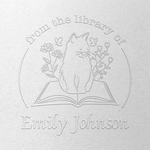 I PIÙ VENDUTI - Dalla libreria di, Embosser personalizzato con 50 etichette con sigillo in oro - Oltre 40 design tra cui scegliere! - Embosser Ex Libris 1-5/8"