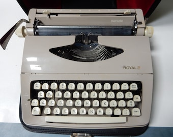 Royal, Parade, Manual Typewriter