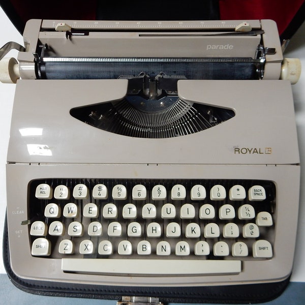 Royal, Parade, Manual Typewriter