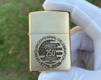 SEMIQUICENTENARIO DE EE. UU. 1776-2026 / Zippo de latón macizo / Hecho en EE. UU.