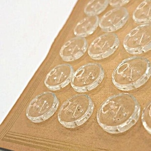 Botones de cristal checo transparentes en forma de cuenco, 24 unidades en cartón original, 18 mm, de la década de 1940, tejidos de crochet, ropa reciclada de costura vintage