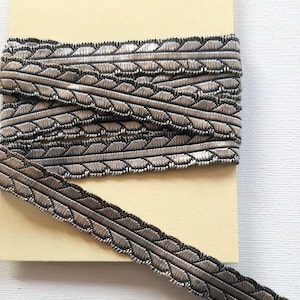 Silber Webband von 1966 mit einfachem geometrischem Design, für Polsterarbeiten, Hutmacherarbeiten, Nähprojekte, Meterware 1,4 cm breit