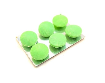 Petits boutons en verre vert pistache avec un motif ondulé, jolis tricots au crochet pour fille douce, relooker un chemisier ou une chemise 11 mm, lot de 6