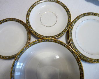 Antique Limoges France Superieur Plates Set of 4 Rare 1910s Arts and Crafts Motif Green Yellow Daisy on White Porcelain Dessert Plates