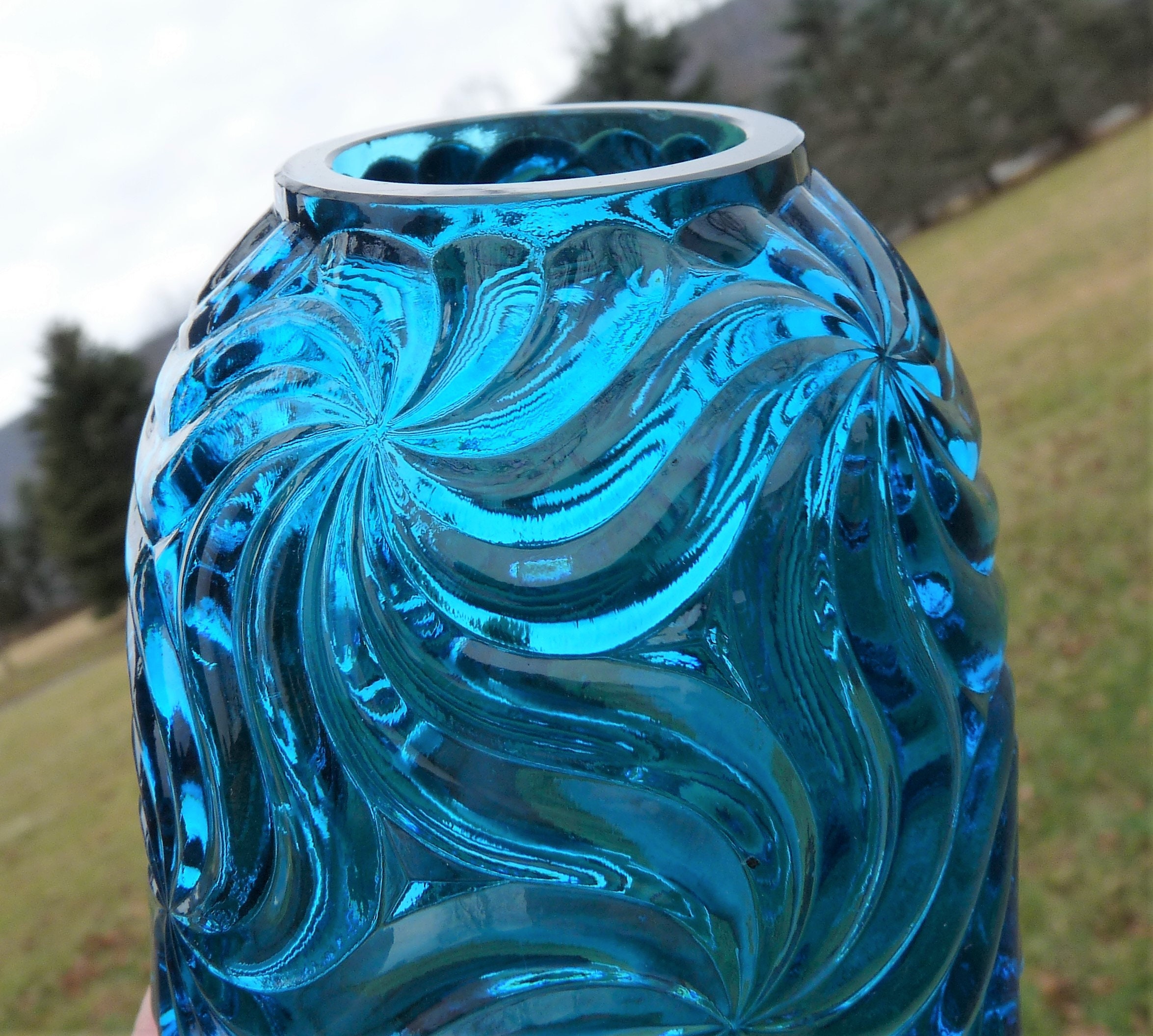 BACCARAT France - Exquisite Blue Crystal Glass Floral Swirl