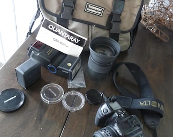 Lote - Cámara réflex de película Minolta Maxxum 400SI de 35 mm, vintage, con objetivo zoom AF, objetivo adicional, flash Quantaray Wax-8000xl - sin probar, por lo que se vende tal cual.