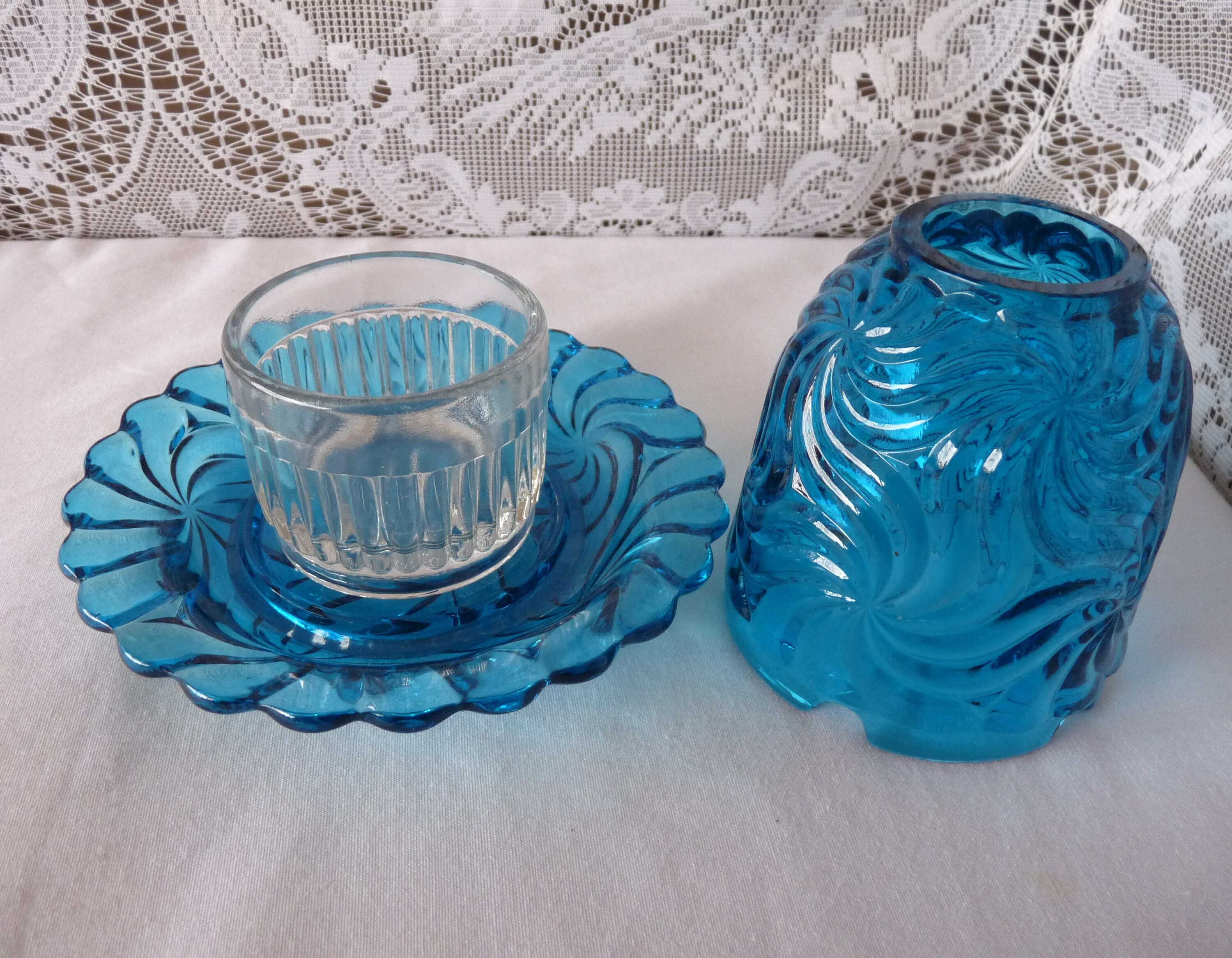 BACCARAT France - Exquisite Blue Crystal Glass Floral Swirl