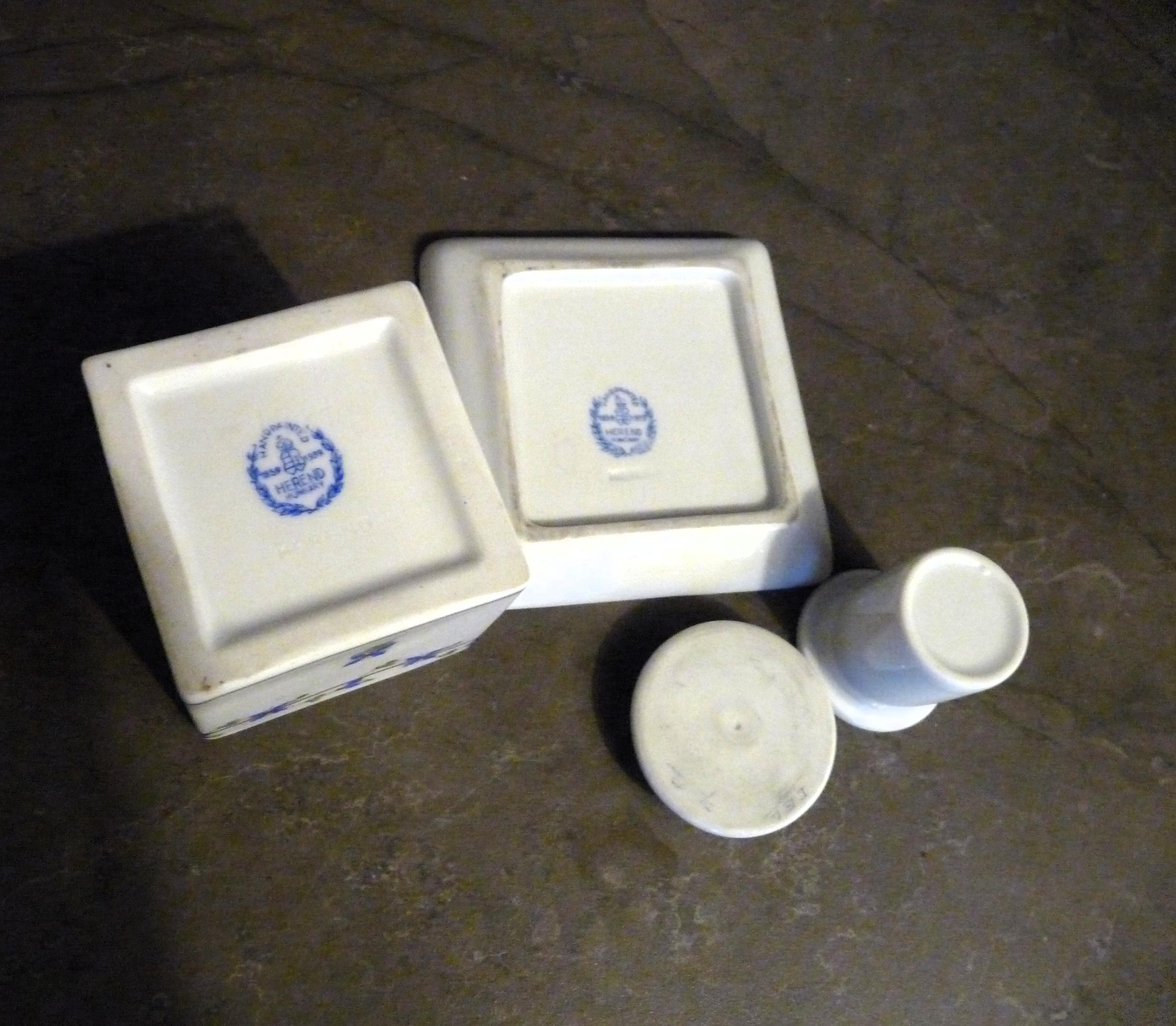 ヘレンド、ハンガリー - 希少品 - 磁器手描きの青いガーランドの四角い