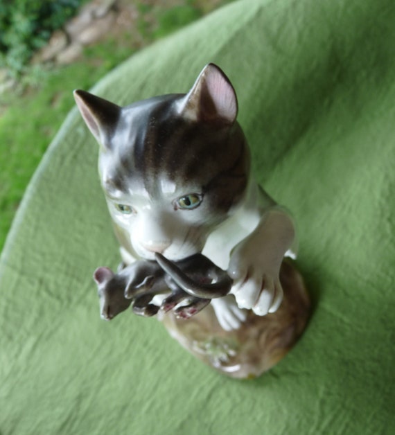 象牙猫 Pachypodium Gracilius Lucky Cat Vinyl Figure / Ivory