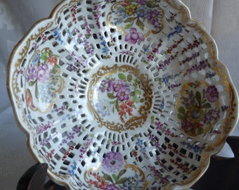 Meissen style - M. Clément "Choisy-le-Roi" - Hand Painted Flowers with Gold - Pierced Porcelain SQUARE BOWL - France