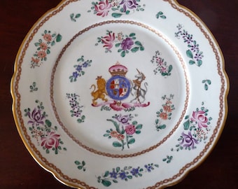 French Edme SAMSON Porcelaine de Paris, France - Hand-Painted 10.25&quot; CABINET PLATE decorated w/ Heraldic Armorial Crest Shield & Flowers