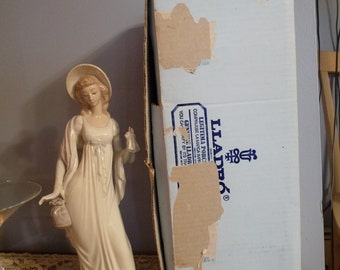 彫刻・オブジェ Lladro DE PASEO Y LECTURA 05000 Lladro DE PASEO Y LECTURA 05000