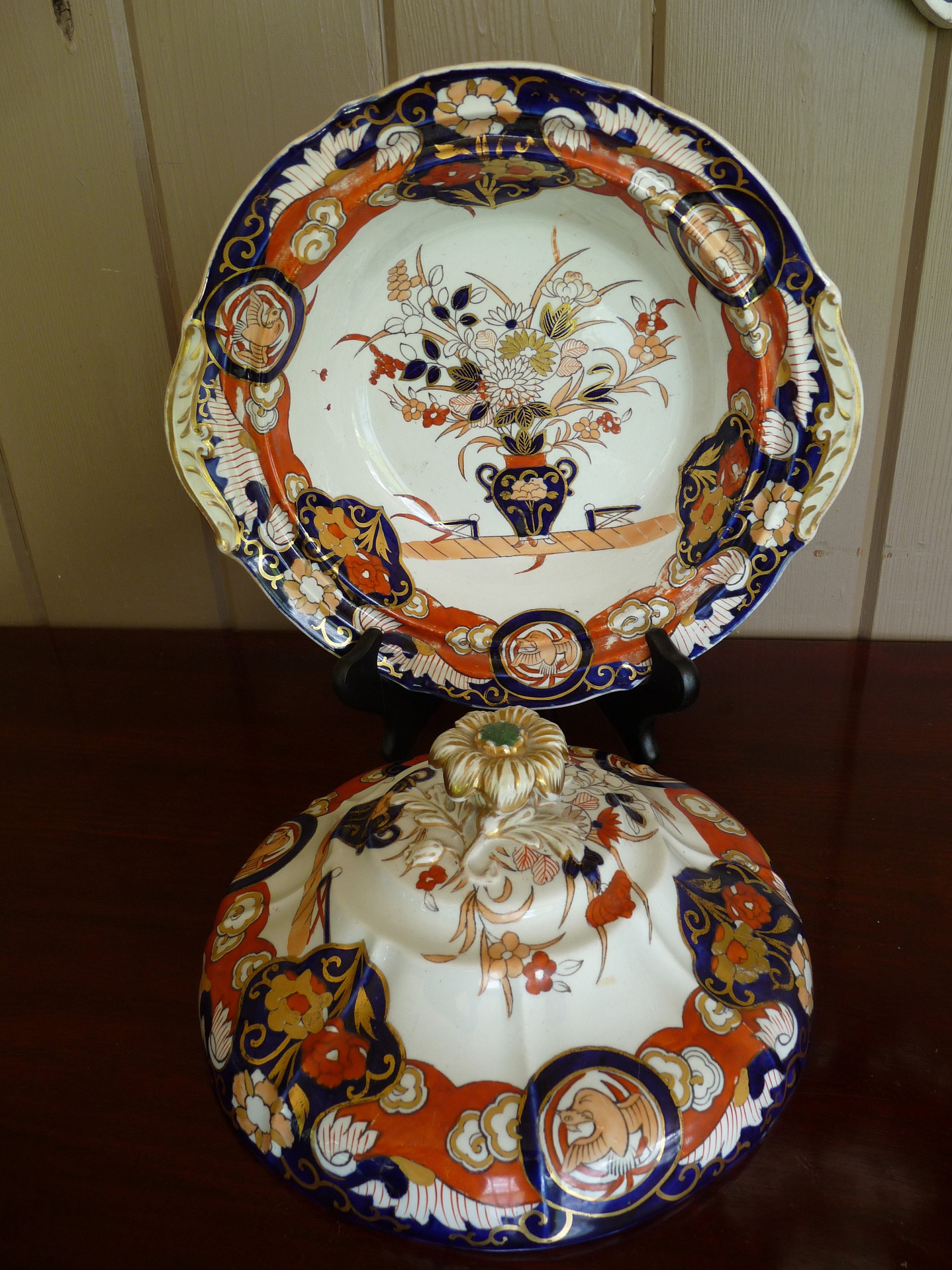 An Assembled Mason's Ironstone Imari-Palette Part Dinner